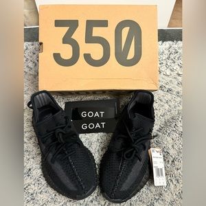 Yeezy 350 Boost v2 Onyx